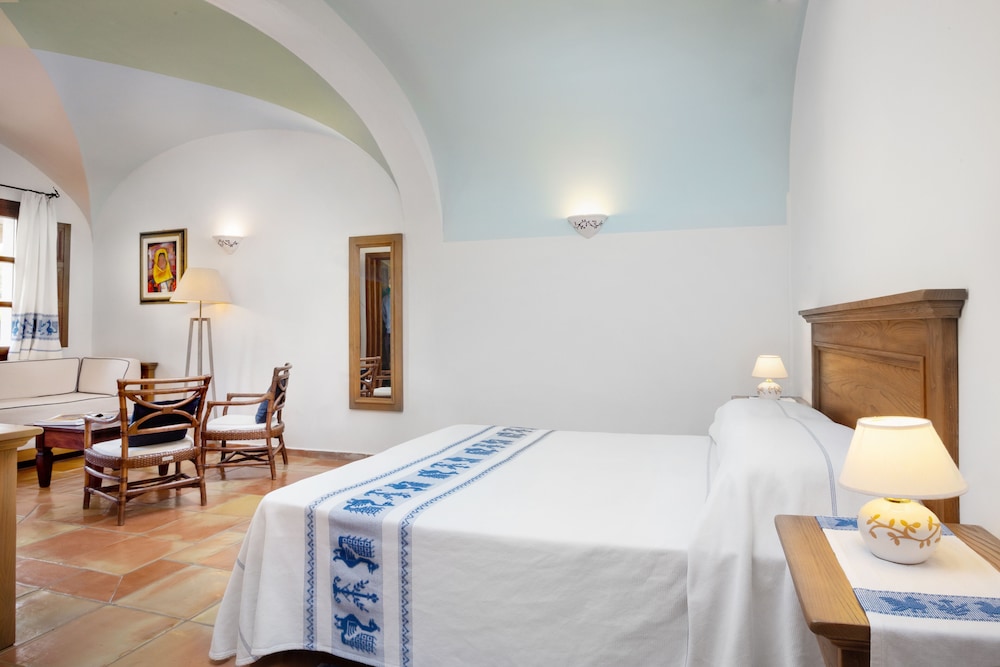 Deluxe Room - Photo 1