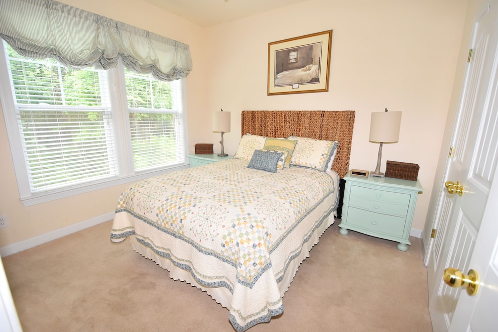 House, Multiple Beds (1511 Clearwater Bay)