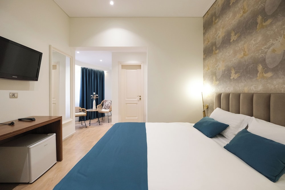 Superior Double Room, 1 King Bed, Non Smoking, City View photo 1
