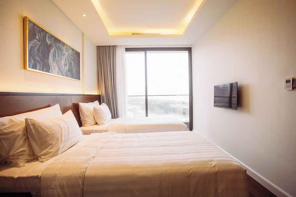 Grand Suite, Hill View