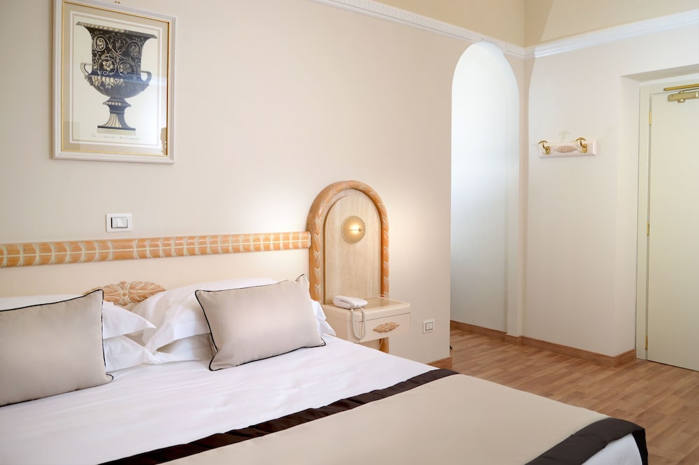 Deluxe Room - Photo 5