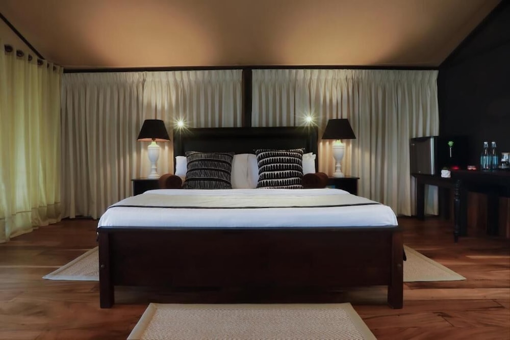 Suite with Lake View photo 2
