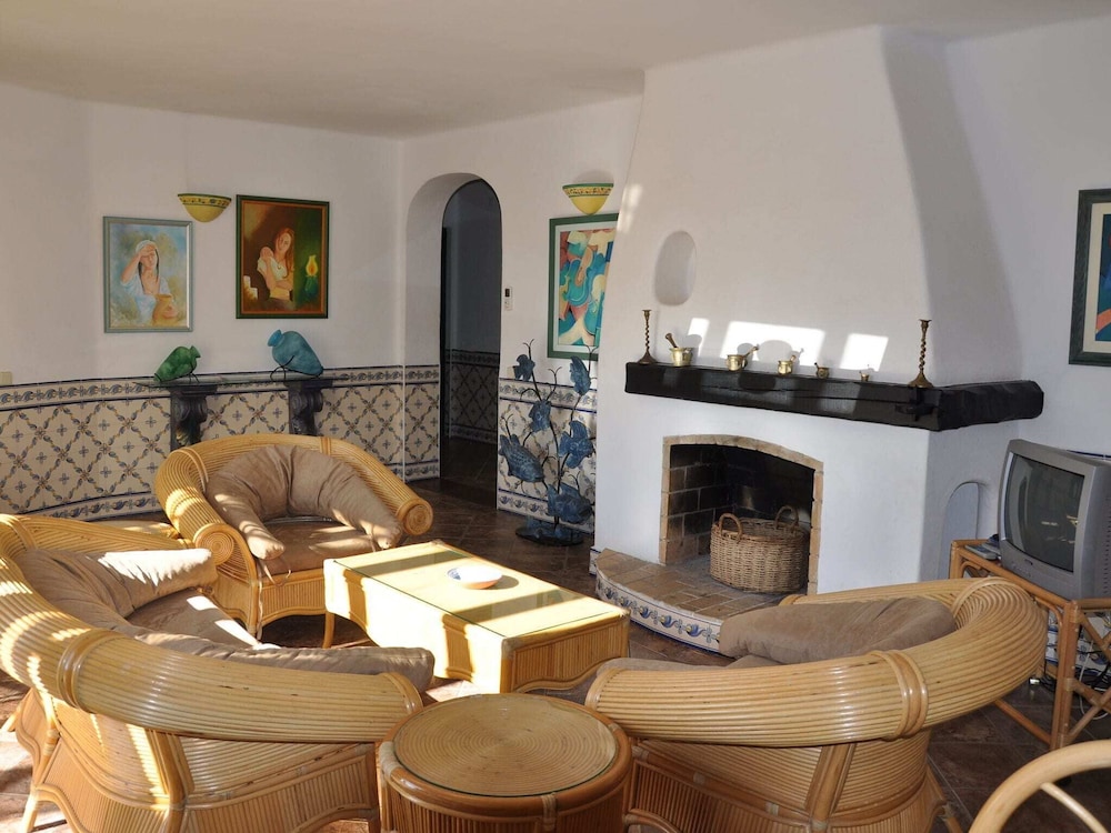 Villa photo 2