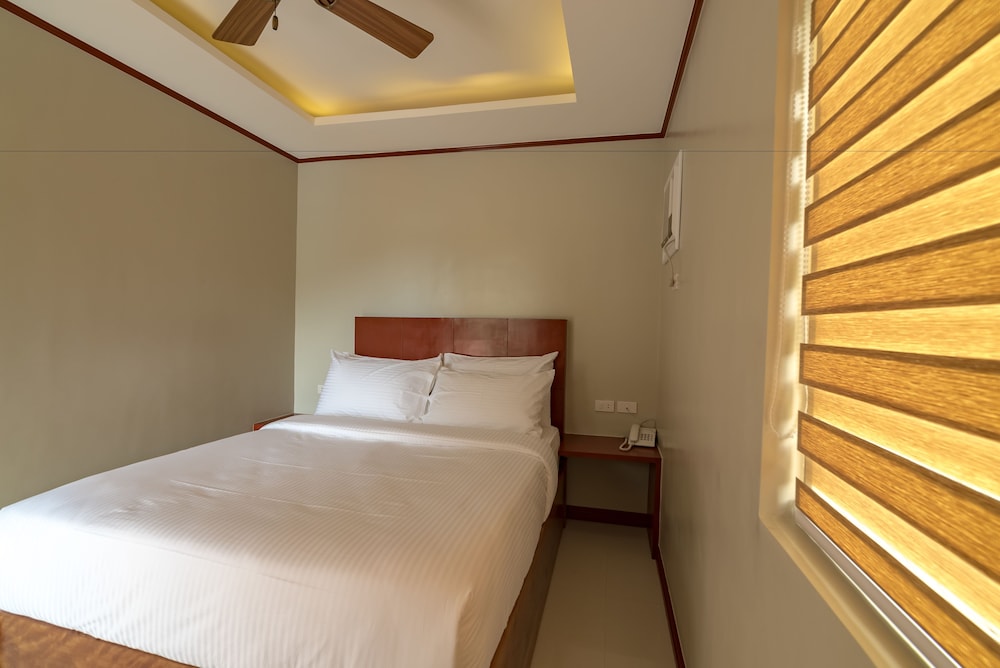 Deluxe Queen Room, Balcony (2nd or 3rd or 4th Floor) photo 3