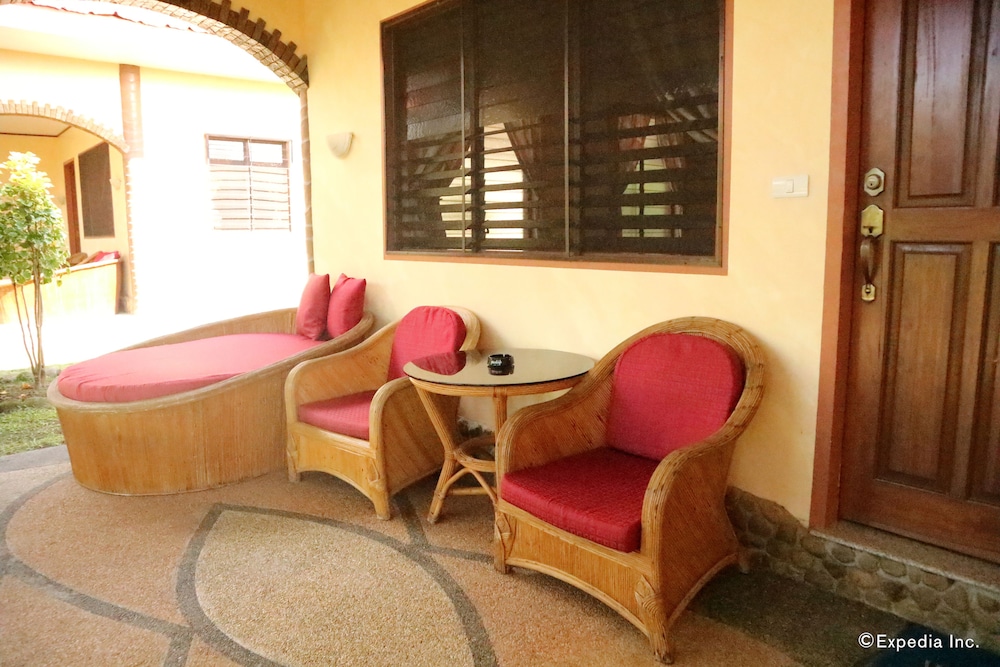 Deluxe Twin Room, Non Smoking, Poolside photo 2