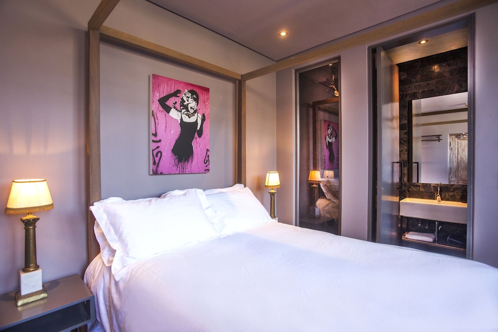 Room (3) photo 1