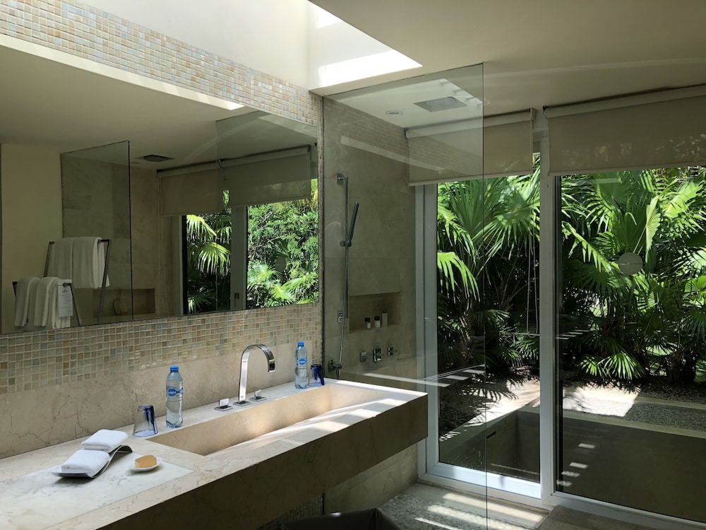 Junior Suite, Patio - Photo 12