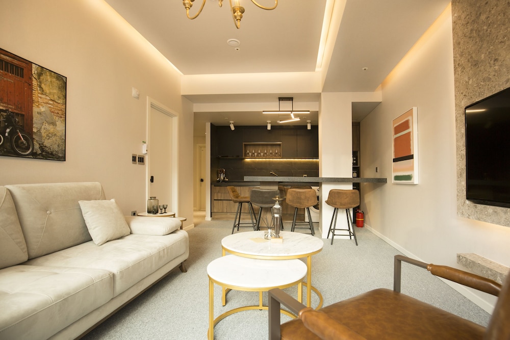 Main Building Suite (Randomly Selected) - Photo 13