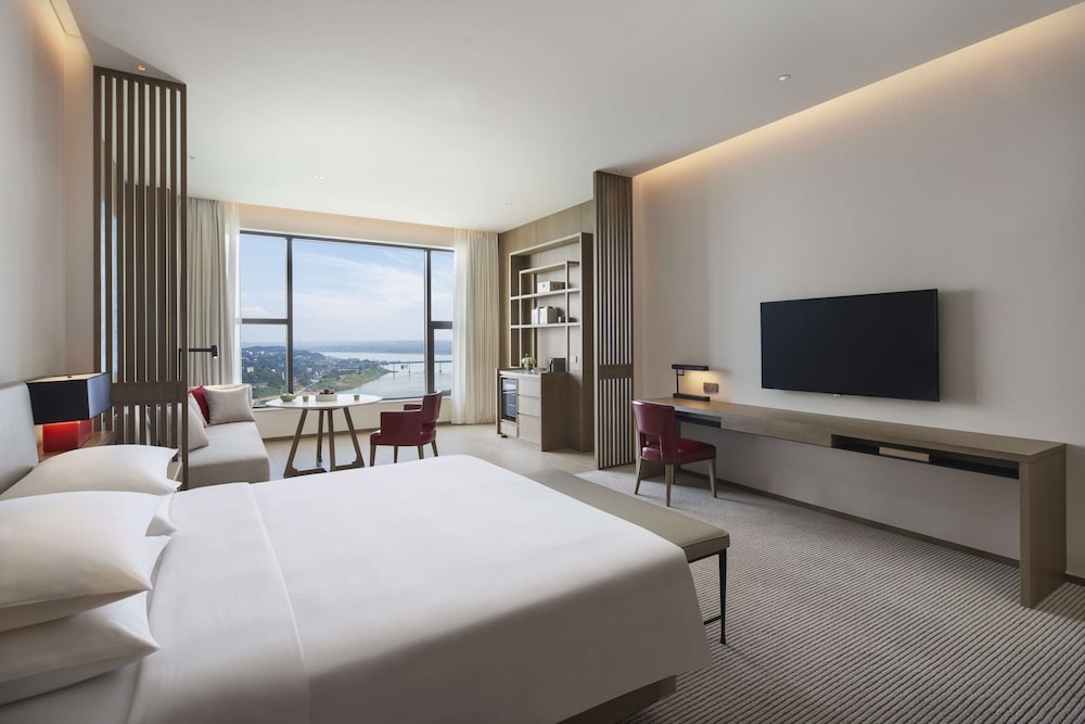 Suite, 1 King Bed (Regency) - Photo 1