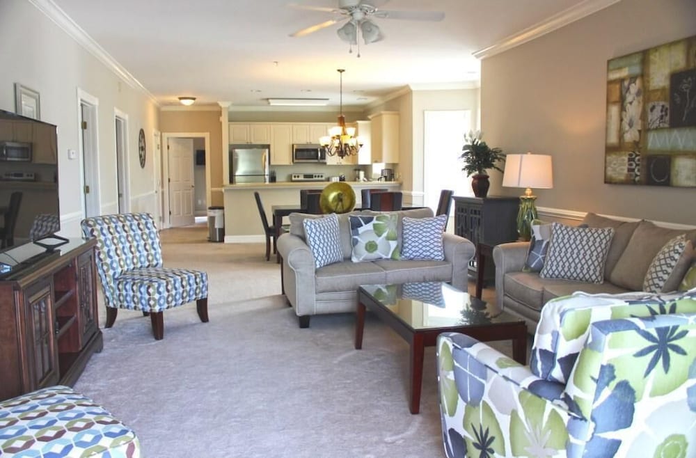 Condo, Multiple Beds (Luxurious Golf Villa Near Broadway at)
