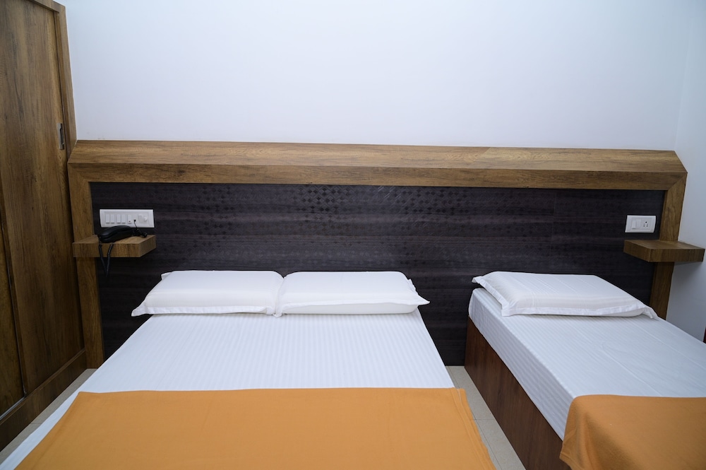Standard Triple Room - Photo 1
