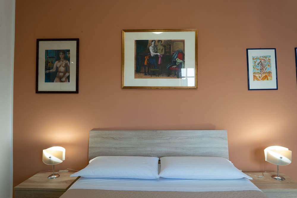 Basic Triple Room photo 3