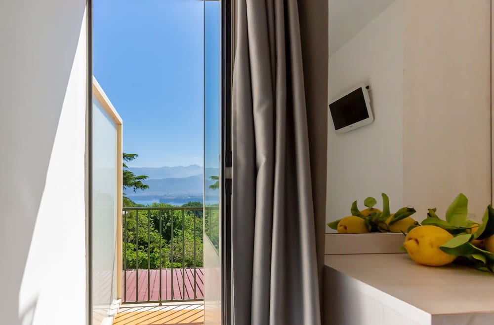 Deluxe Double Room, Balcony, Sea View - Photo 3