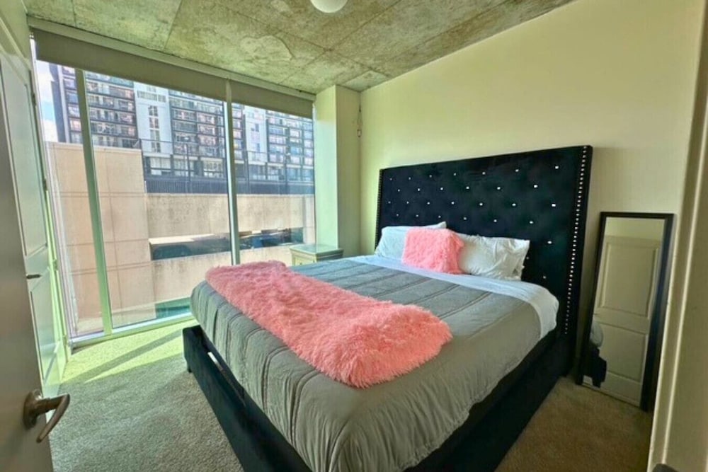 Downtown High Rise w Skyline Views Rooftop Pool, Billede 5
