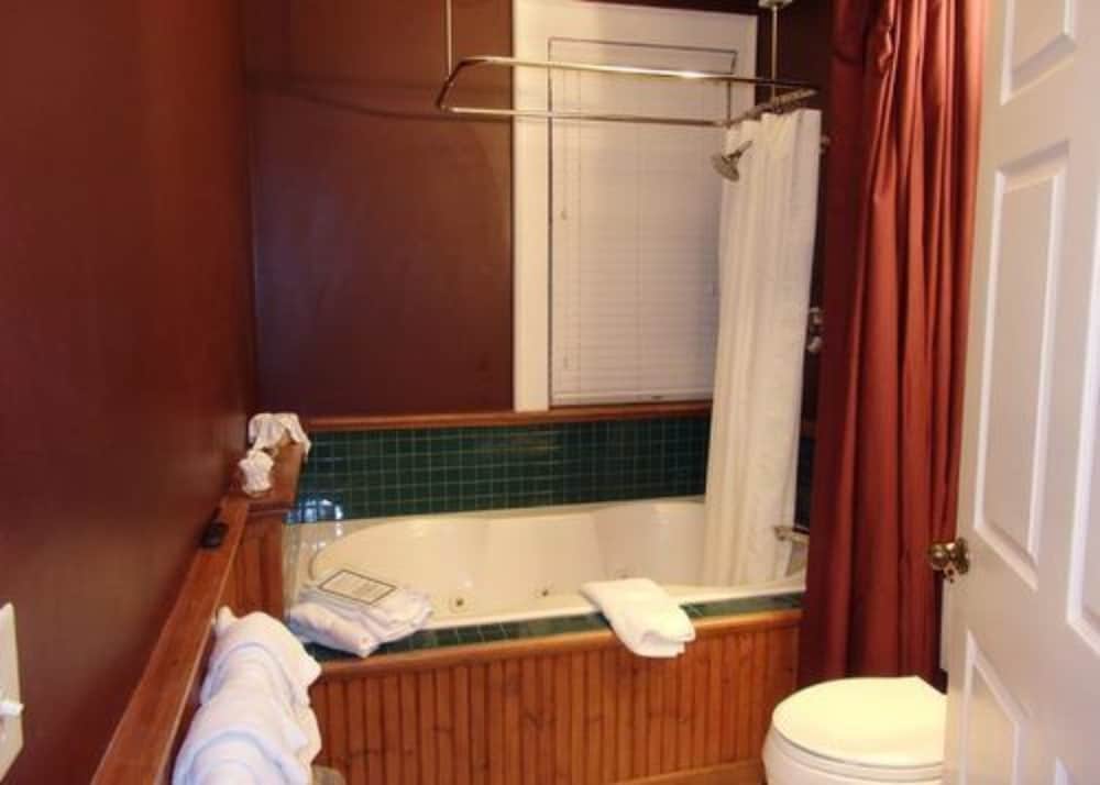 Cabaret Suite photo 2