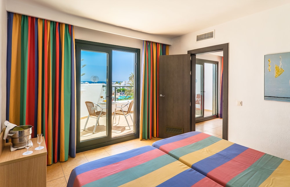 Standard Apartment, 1 Bedroom, Balcony (2 Adults + 2 Children)
