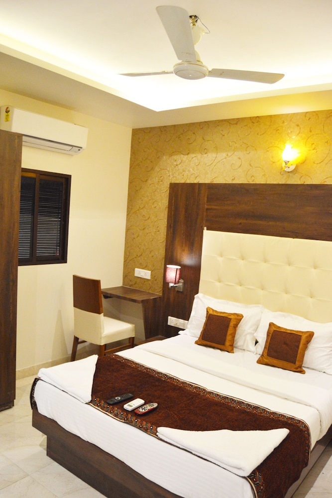 Deluxe Twin Room photo 3