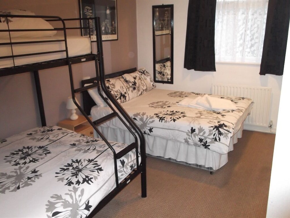 Suite, Ensuite ( for 6 2 Adult 4 Children) photo 2