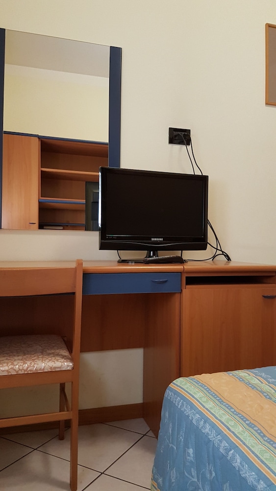 Classic Double Room Single Use photo 2