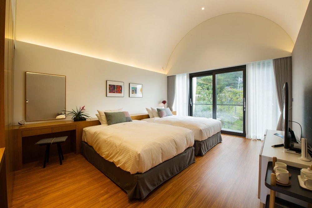 Deluxe Twin Room (Breakfast Charge On Site Over 2 Ppl) photo 1