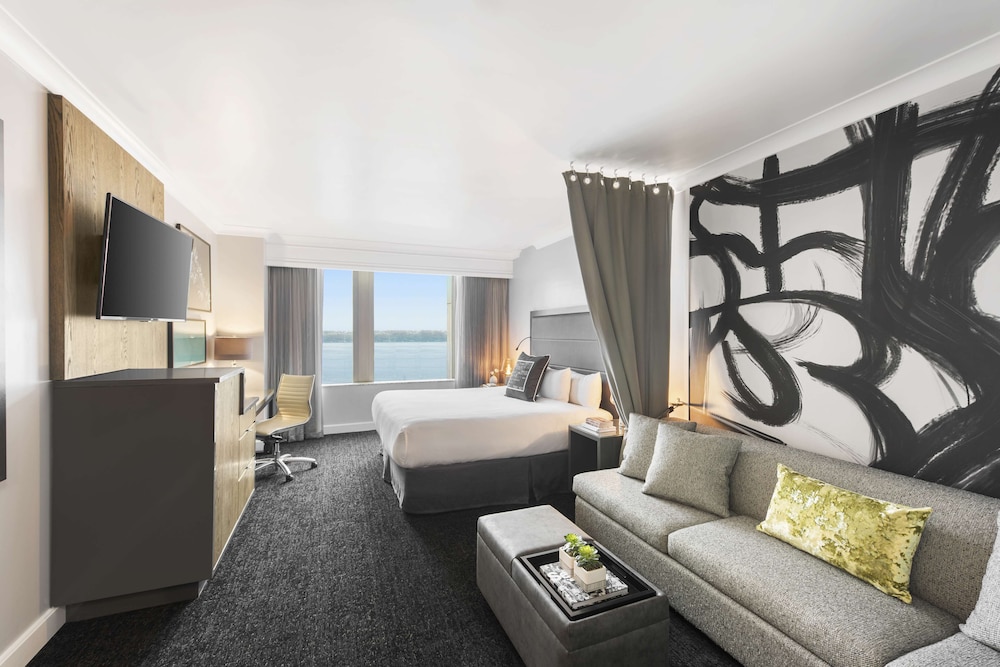 Room, 1 King Bed with Sofa bed (Water View) - Photo 3