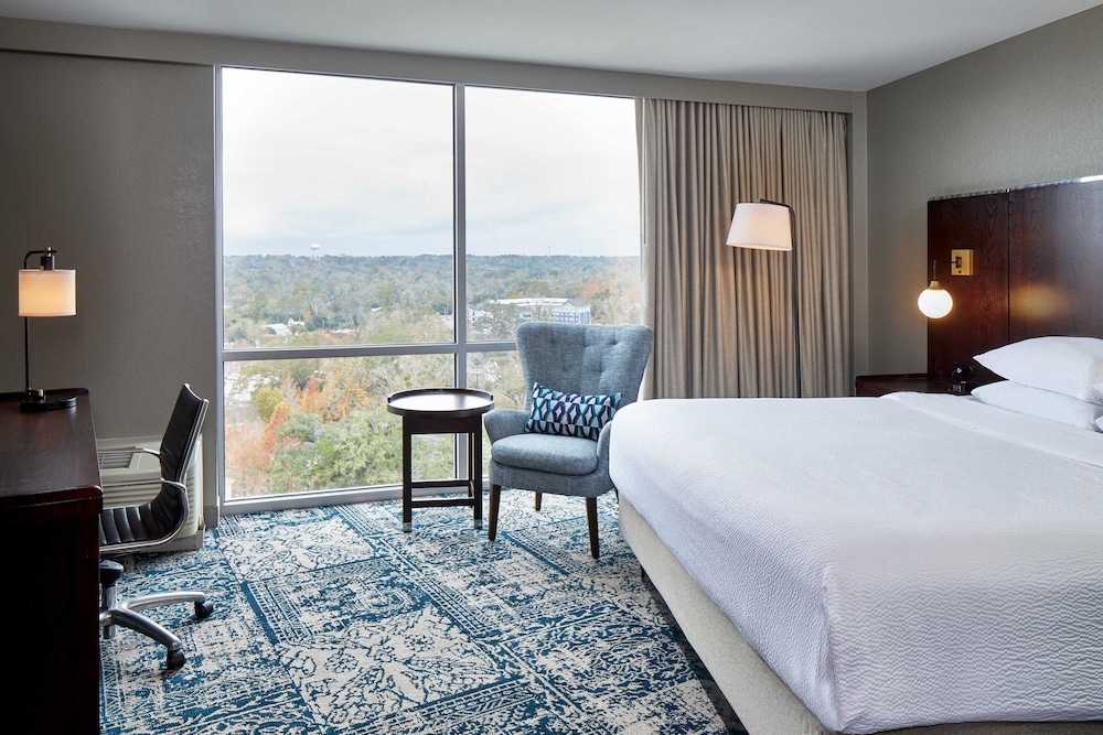 Deluxe Room, 1 King Bed - Photo 2