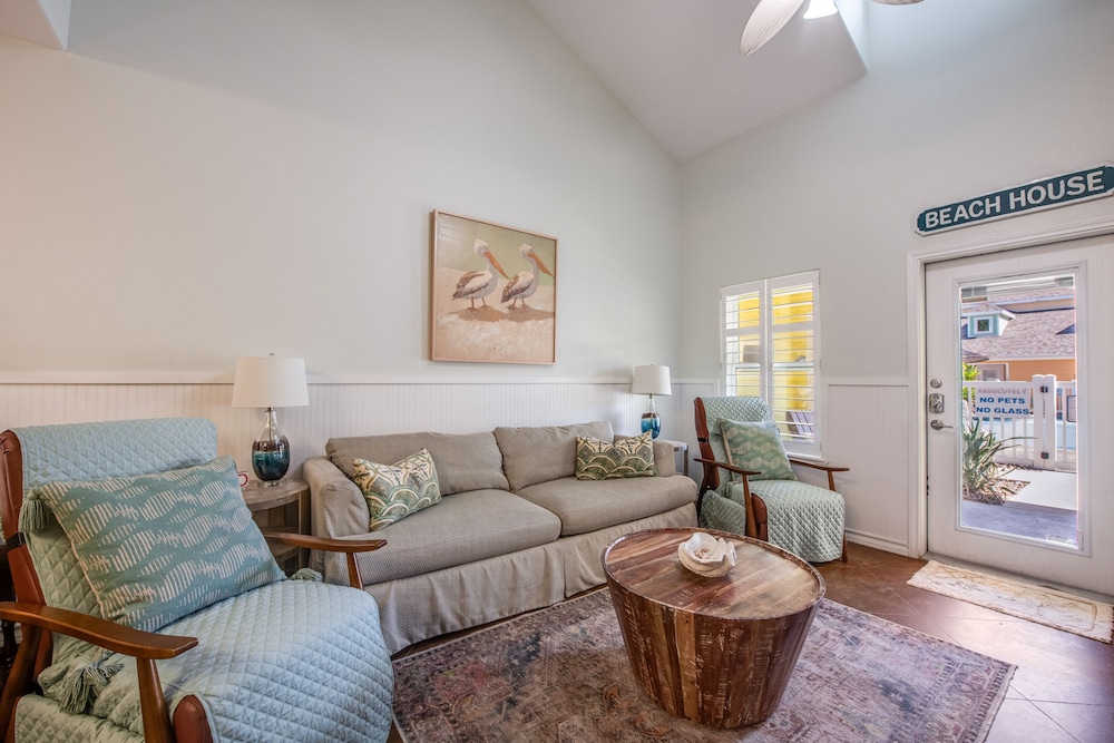 The LUV Shack, Photo 20