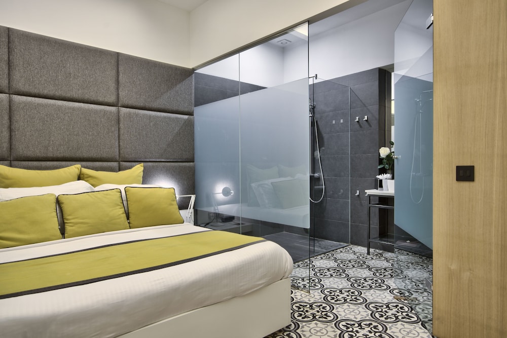 Deluxe Double Room (Ground Floor With Patio)