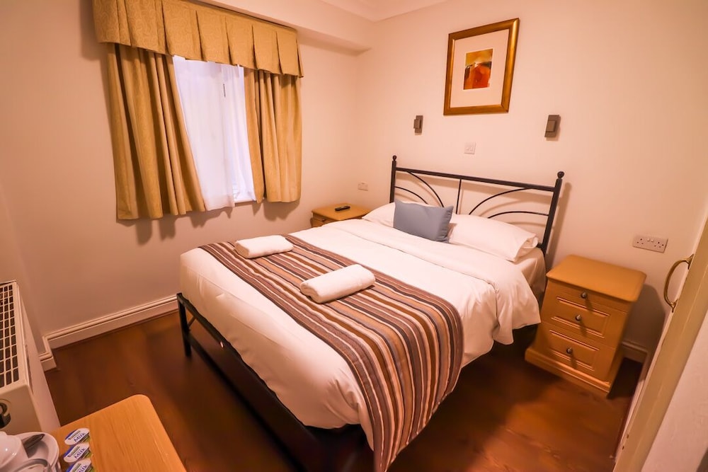 Economy Double Room, Ensuite (Basement) photo 1
