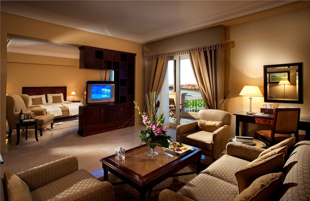 Executive Suite - Photo 1