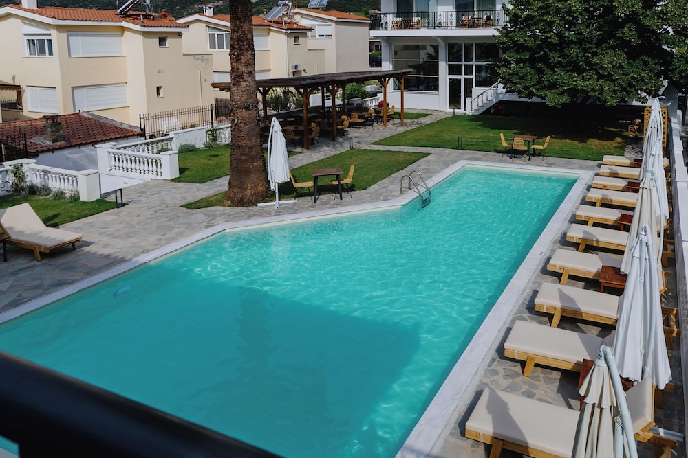 Standard Suite, Balcony, Pool View photo 1