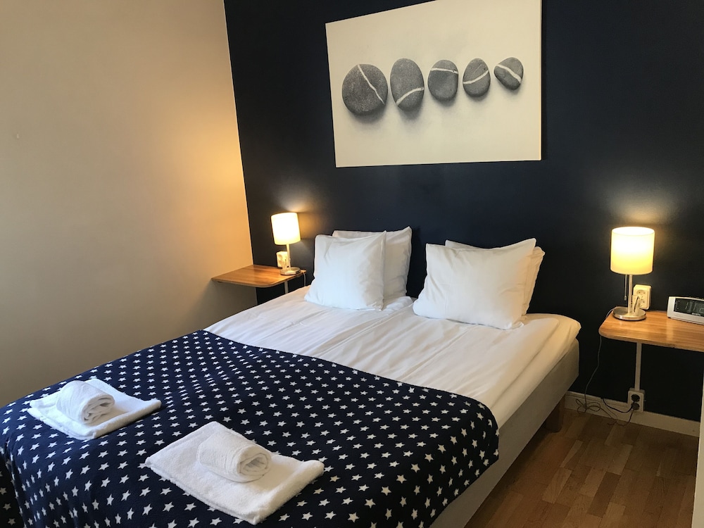 Double Room, 1 Queen Bed