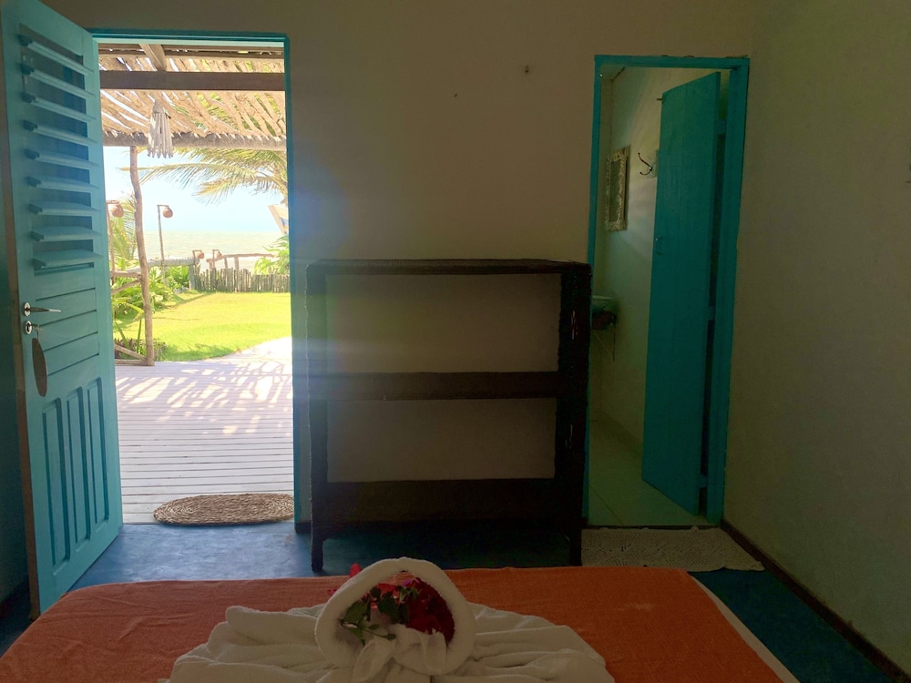 Basic Twin Room, 1 Double Bed, Ocean View, Beachfront photo 3