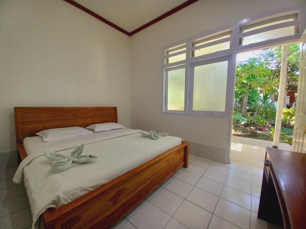 Standard Double Room, Balcony, Garden View