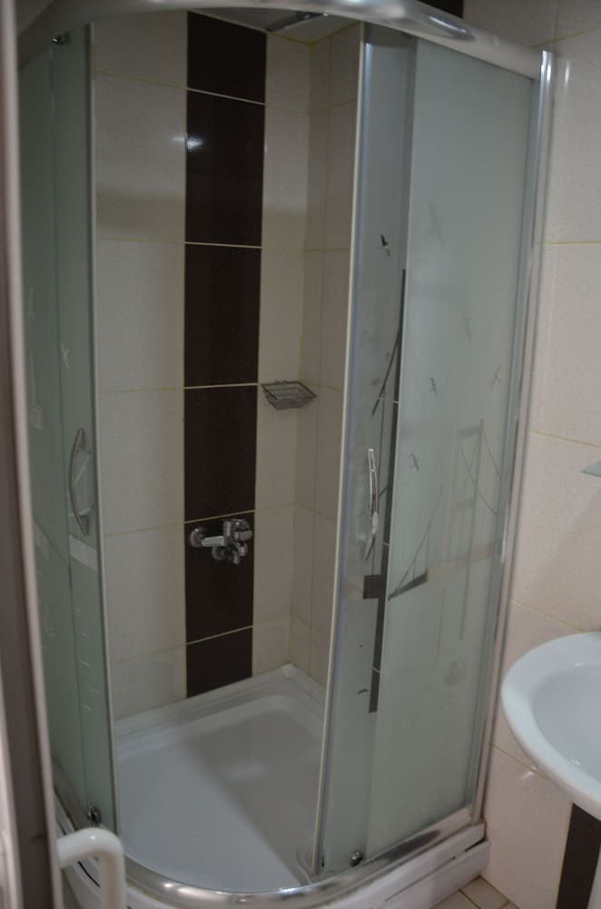 Comfort Room, 1 Double Bed, Smoking photo 3
