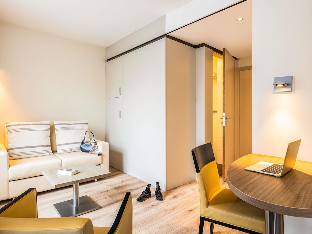 Suite, 1 Double Bed (Separate Living Area)