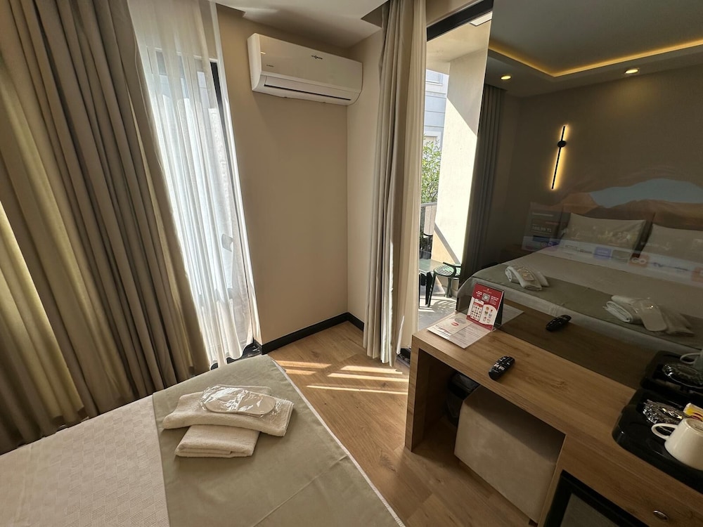 Deluxe Balcony Room