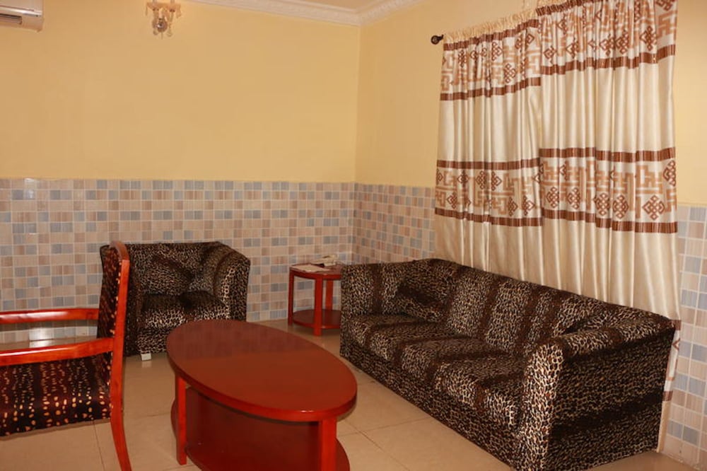 Royal Suite, 1 King Bed, Non Smoking photo 2