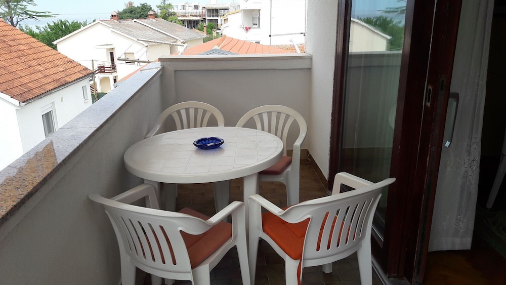 Apartment (Miki - 50 M from the beach - A3(4+1))