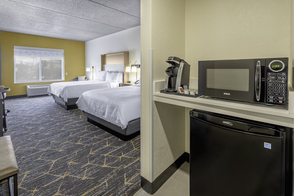 Suite, Multiple Beds - Photo 3