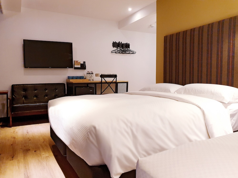 Elite Quadruple Room - Photo 4