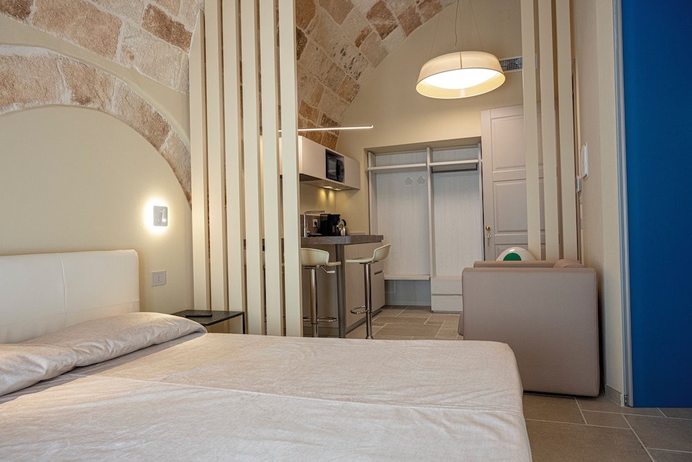 Deluxe Apartment, 1 King Bed with Sofa bed, Balcony, City View