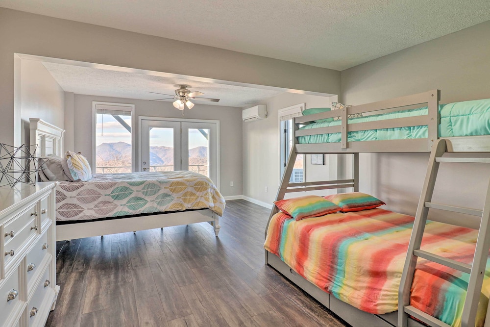House (4 Bedrooms) photo 1