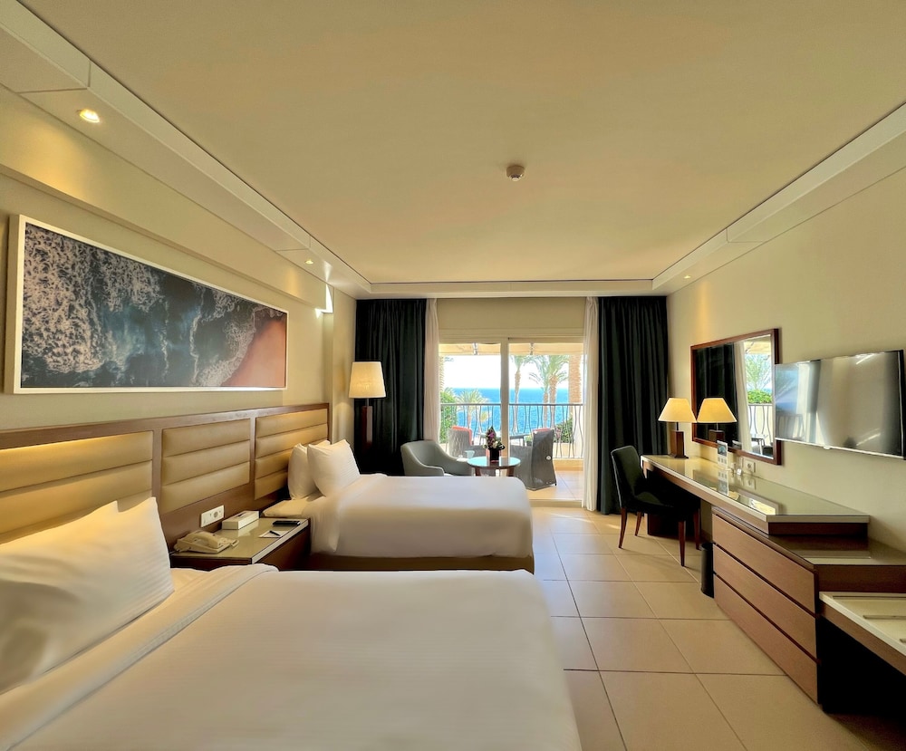 Room, 2 Twin Beds (Sea Front) - Photo 5
