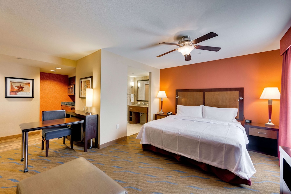 Studio, 1 King Bed, Accessible, Bathtub photo 1