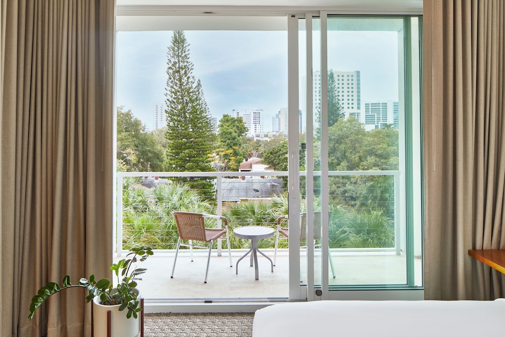 Deluxe Room, 2 Queen Beds, Balcony