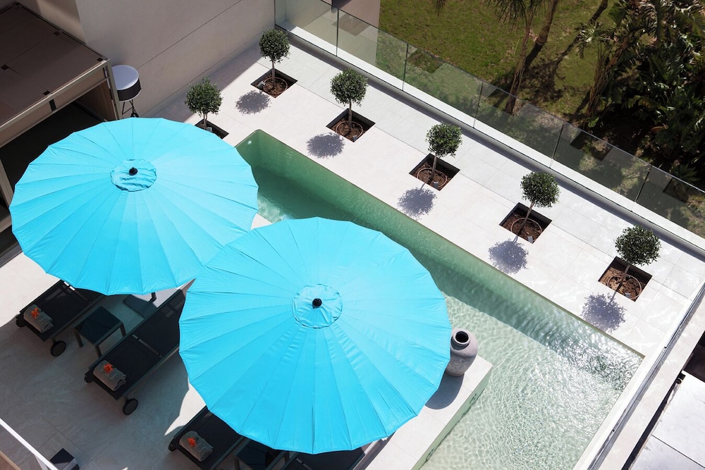 Suite Pool