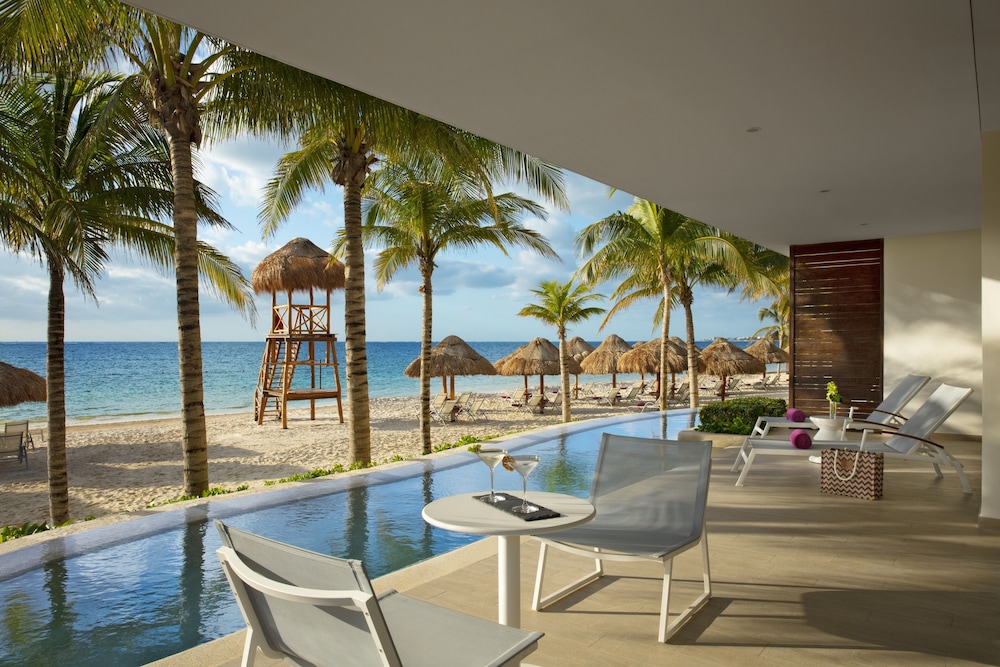 Xhale Club Master Suite Swim Out Ocean Front King photo 2