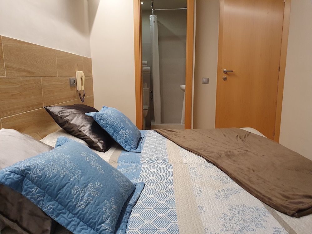 Twin Room, Private Bathroom photo 3