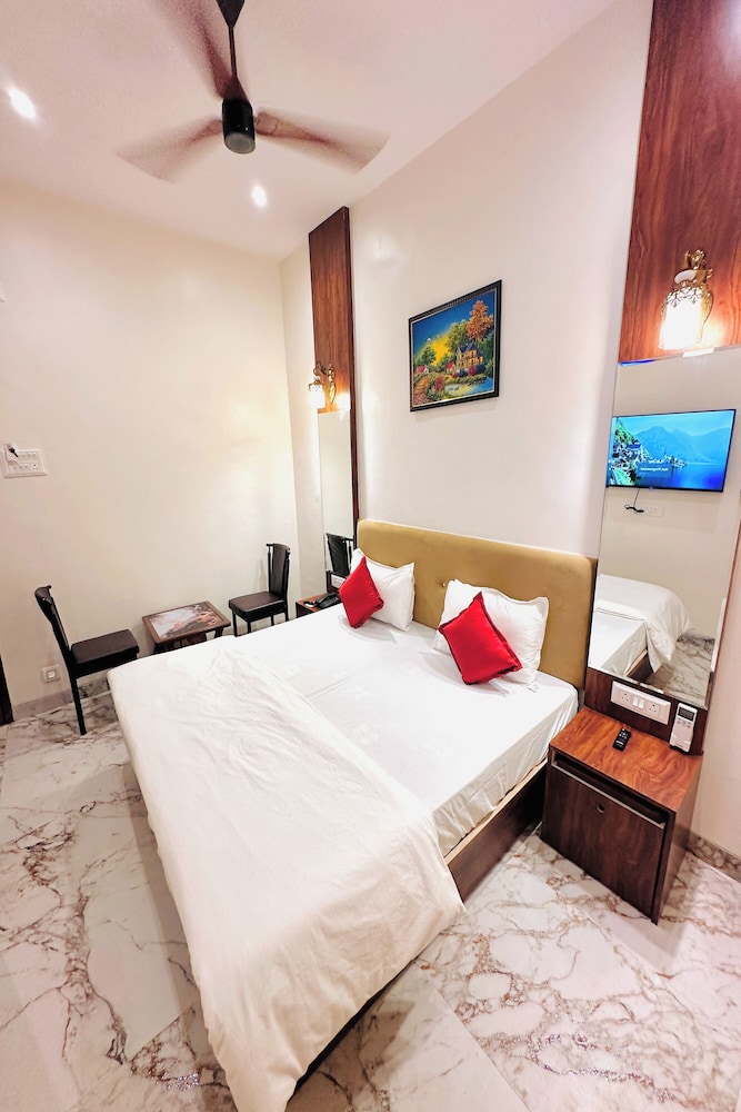 Deluxe Room - Photo 5